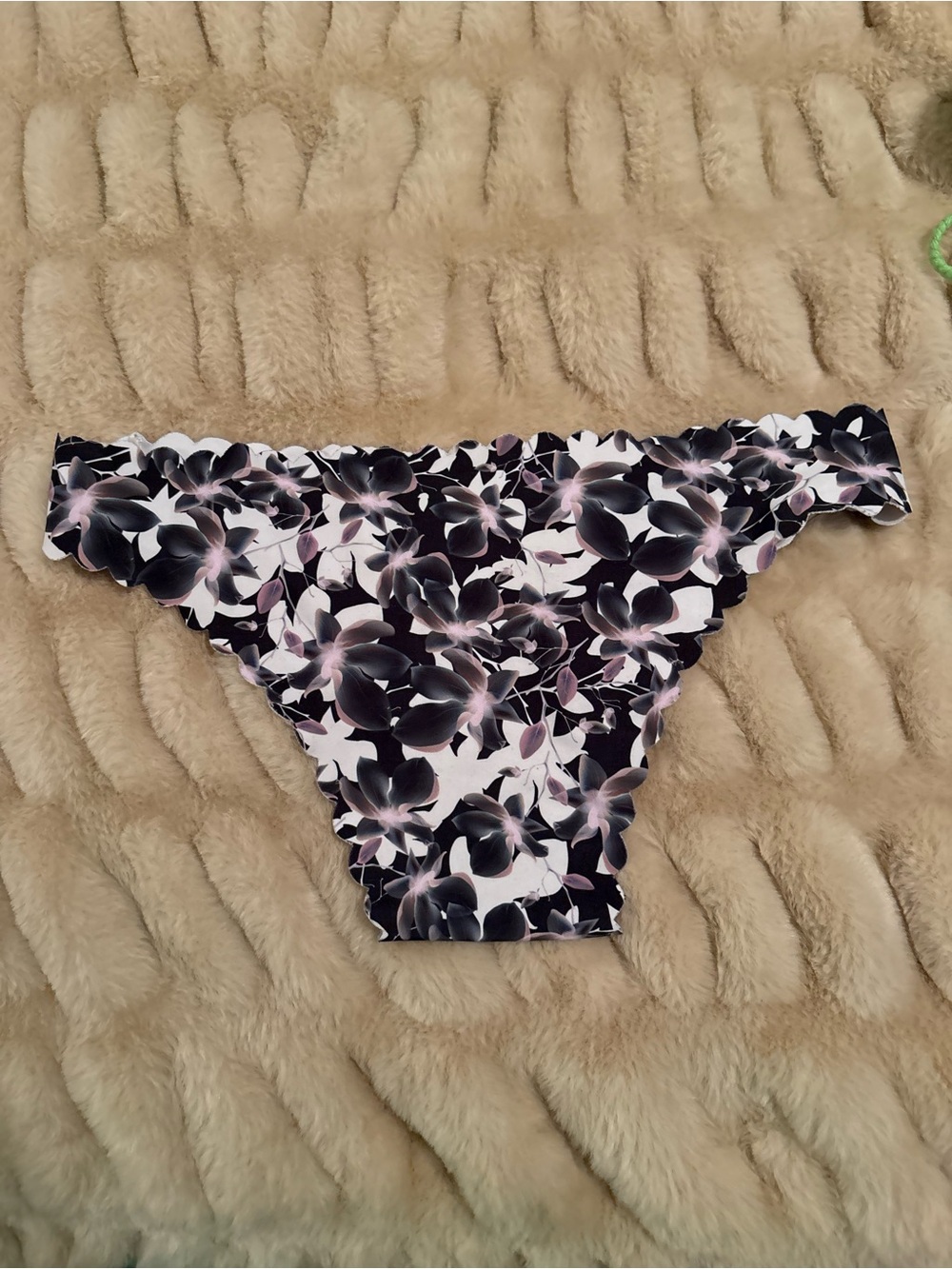 aerie Black & White Floral Scalloped Swim Bottoms